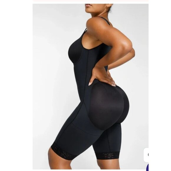 Shapellx AirSlim Womens Black Bodysuit Shapewear New size Medium booty boost - Picture 1 of 6